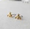 30Pair S021 Gold Silver Honey Bee Earrings Tiny Honeybee Stud örhängen Woodland Insect Fly Bird Honey Bumble Bee Studörhängen8413117