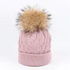 Högkvalitativ Kids Kanin Hår Sticka Hatt Baby Raccoon Fur Ball Solid Färg Curling Head Cap Hat Varm Öronskydd Vinterhattar 1-6t