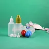 100 uppsättningar/parti 15 ml 1/2 oz plastdropparflaskor med barnsäker säkerhetslock lockar långa tunna munstycken PE Safe Squeable för flytande juice 15 ml