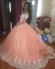 أنيقة استحى الوردي الكرة بثوب فساتين quinceanera باتو الرقبة قصيرة الأكمام يزين تول زائد الحجم الحلو 16 فساتين العربية السعودية الحفلة الراقصة