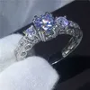 Vintage Smycken Tre-Stone 5a Zircon Stone Engagement Bröllop Band Ringar För Kvinnor Män Vit Guld Fylld Kvinna Bijoux