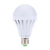 استخدام E27 LED المصابيح مصباح الطوارئ 5W 7W 9W 12W يدوي / تلقائي السيطرة 180 درجة الباعة الجائلين خفيفة تعمل 3-5 ساعات