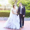 2020 Novo Sparkly Beading Top Vestidos de casamento Organza Ruffles vestido de noiva de Verão elegante manga curta casamento de praia Vestidos 051