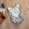 Bebek Kız Giysileri Küçük Krizantem Baskı Romper Yenidoğan Toddler Dantel Çiçek Kolsuz Tulum Sunsuit Kıyafetler Çocuklar Kızlar Için Giyim