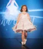 Delicate Pale-Pink Flower Meisje Jurk met Wrap Beaded Feather Applique Meisjes Pageant Jurk Satijn Knielengte Kinderen Formele Toga Kerst Dres