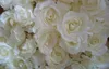 クリーム色のバラの花の頭100ピース7-8cm人工絹の椿のローズ牡丹の花の頭部のための牡丹フラワーヘッド