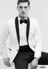 Gorąca Sprzedaż Slim Fit Groom Tuxedos 2015 Custom Made Wedding Garnitury Groomsmen Najlepsze męskie Prom Formalne Garnitury (kurtka + spodnie + muszka + Hanky)