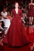 Muhteşem Elie Saab Kırmızı Asil Gece Elbise Ünlü Elbiseler Sequins Derin V-Yok Kat Uzunluğu Uzun Kollu Pist Formal287h