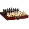 Sammlerstücke aus chinesischem Holz Lederbox mit 32 Teilen Schachspiel