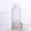 15ml 30ml 50mlの曇りの体のボトルを透明なエアレス真空ポンプを詰め替えるコンテナローション血清化粧品の液体