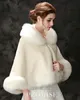Winter Wedding Cloaks Nupcial Faux Fur Envoltório Quente Shawls Outerwear Black Borgonha Branco Estilo Coreano Mulheres Jaqueta Prom Noite Party H09