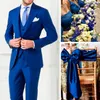 Nyligen Royal Blue Men Tuxedos Två knappar Mens bröllopsdräkter Jacka Vest Pant Peak Lapel Groom Wear Wedding Tuxedos260q