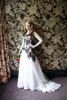 Robes de mariée gothiques victoriennes Vintage robes de mariée pas chères dentelle noire et mousseline blanche robes de mariée en mousseline de jardin robe chérie dos