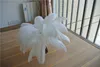 100pcs / parti 14-16inch 35-40cm vit strutsfjädrar plumes för bröllopscentrum för bröllopsfesthändelse