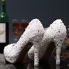 Luxury White Lace Flower Woman Party Purs Skor High Heels Damskor Rund Toe Pearl Bridal Wedding Dress Shoes