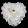 Fleur rouge gros-indien fait oreiller pour coussin de bague de mariage en forme de coeur pe vraies fleurs tactiles