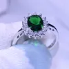 Sprankelende Mode-sieraden Schattig Prinses Ring Puur 100% 925 Sterling Zilver Smaragd CZ Diamant Edelstenen Meisje Dames Bruiloft 2307