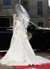 Oszałamiająca Kate Middleton Suknie ślubne Królewskie Skromne Suknie Ślubne Koronki Długie Rękawy Ruffles Cathedral Train Custom Made Wysokiej Jakości Brides