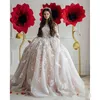 2018 Quinceanera vestido de baile vestidos Champagne colher pescoço frisado mangas meia branco Appliqued 3D flores Sweet 16 festa Prom vestidos de noite