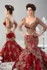 Hoge kwaliteit Arabische jurken 2017 rode lange mouw zeemeermin avondjurken met gouden appliques Arabische Jajja couture jurken sweep trein