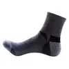 Vente en gros - 2020 Printemps nouvelle mode Respirant Coton Casual Hommes chaussettes haute qualité homme Chaussettes de sport taille 40-45, 10pcs = 5 paires / lot