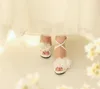 ホワイトレース足首ストラップ結婚式の靴手作りのアップリケ女性ブライダルポンプイブニングパーティのプラットフォームヒールサンダルプロムの靴