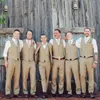 Nieuwe stijl bruidegom vesten khaki groomsmens / beste man vest op maat gemaakte maat en kleur vijf knoppen bruiloft / prom / diner vest k228