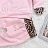 Ropa para bebés recién nacidos Conjunto de ropa para bebés y niñas Conjunto de sudadera con capucha rosa con lado de leopardo Tops Sudadera Pantalones Leggings 2 piezas Conjunto de trajes para bebés Boutique