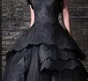 Vestido de Baile Preto Vestidos de Noiva Novos Babados Sem Manga Princesa Noiva W1458 Espartilho Preto Clássico Renda Feito à Mão Apliques Romântico303T