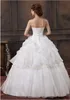 Billiga Appliques Beaded Strapless Ruffles Ball Gown Bröllopsklänning under $ 100