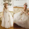 Słodki Klejnot Neck Flower Girl Dresses Specjalne okazje Dla Wesela Długość podłogi 3/4 Z Długim Rękawem Dzieci Pagewne Suknie Aplikacje Sukienka Komuniowa