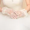 2015 Luvas de Noiva Lace Bridals Fingerless Golves de Casamento Curto Noiva Noite Romântica Festa Formal Special Ocasião Mulheres Luva Acessório