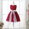 Burgundy Tulle Flower Girl Dresses for Weddings Cap Sleeve First Communion Klänningar för tjejer 2016 Vinter Höst Style Midja Blomma detaljer