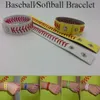 Baseball- oder Softball-Lederarmband mit roten Nähten und Sportschmuck mit Druckknopfverschluss