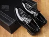 Heißer Verkauf-Neue handgemachte Mode Quaste Loafer Black Bottom Gentleman Mode Stress Schuhe Männer Geschäfts Fahr Schuhe da066