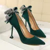 femmes talons dames papillon-noeud talons noirs talons strass chaussures italiennes femmes designers chaussures femme talon haut chaussures sexy femmes pompes