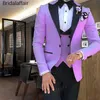 Gwenhwyfar Tide Erkekler Renkli Moda Düğün Suits Artı boyutu Sarı Pembe Yeşil Mavi Mor Ceket Pantolon Yelek 3PCS Smokin Takımları