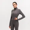 Veste de Sport de Yoga en tissu au toucher nu pour femmes, coupe cintrée, fermeture éclair complète, manteau de Fitness côtelé avec deux poches/trous pour les pouces, à la mode