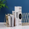 Simplicity Triangle Bookend Organizer Magazine Rack Mountain Design Duurzame metalen draad Desktopbestand Sorter boekenplankhouder voor thuiskantoor