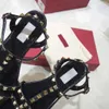 Hot koop-mode luxe vrouw designer sandalen klinknagels grote strik zomer strand sandalias femininas sandale platte jelly sandalen maat 35-40