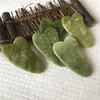 JD010 Natural Xiuyan Stone Green Jade Guasha Gua Sha Board Massager för skrotningsterapi Jade Roller6649603