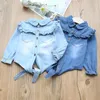 Barn designer kläder baby tjejer falbala bowknot cowboy skjortor blus barn våren höst långärmad härlig docka krage topp shirt AYP637