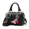 New handbags women handbag three-dimensional simulation flower handbag Messenger Bag