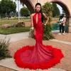 2019 Seksi Mermaid Kırmızı Tüy Gelinlik Tren ile Sparkly Sequins Aplikler Cut-out Yüksek Boyun Afrika Akşam Parti Törenlerinde Vestidos