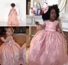 Blush Pink Lace Little Flower Girl Abiti per maniche lunghe da sposa con grande fiocco 2019 Bambini Glitz Pageant Comunione Abito da festa di compleanno