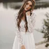 Robes de plage de mariage en ligne A-Line 2019 en mousseline en mousseline V-cou en V avec manches longues sans dos drapé robe de mariée
