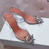 Kvinnors genomskinliga sandaler med spetsiga tår Xia 2019 nytt ord med vattendiamant sexiga Baotou-klackar