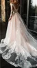 Elegant Blush Rosa Lace En Linje Bröllopsklänningar Långärmade Sheer Applique Illusion Court Tåg Bakgrund Bröllop Bröllopklänningar Robe de Mariée