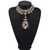 Partihandel - Designer Luxury Golden Glittering Crystal Zircon Exagted Flower Pendant Sweater Choker uttalande halsband för kvinna 4 färger