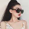 도매 -51 럭셔리 여성 디자이너 선글라스 간단한 트렌드 스타일 태양 안경 숙녀 패션 여자 고글 안티 -UV400 렌즈 안경 상자